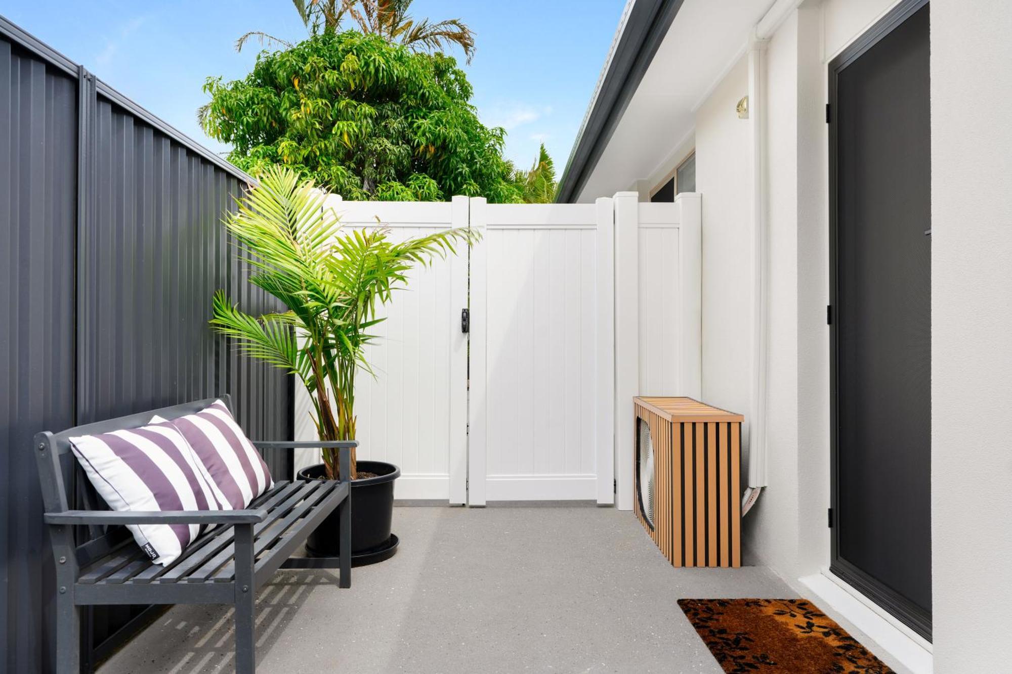 Saltbreeze Boutique Guesthouse Gold Coast Exterior photo